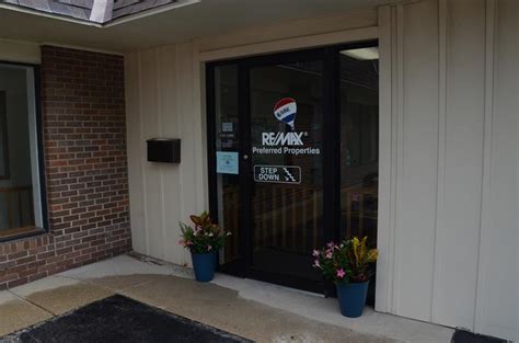Listing by <strong>RE/MAX</strong> Traders Unlimited – Steve Cramer. . Remax galesburg il